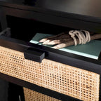 Table de chevet 1 tiroir 1 porte Coastal avec détails en rotin
